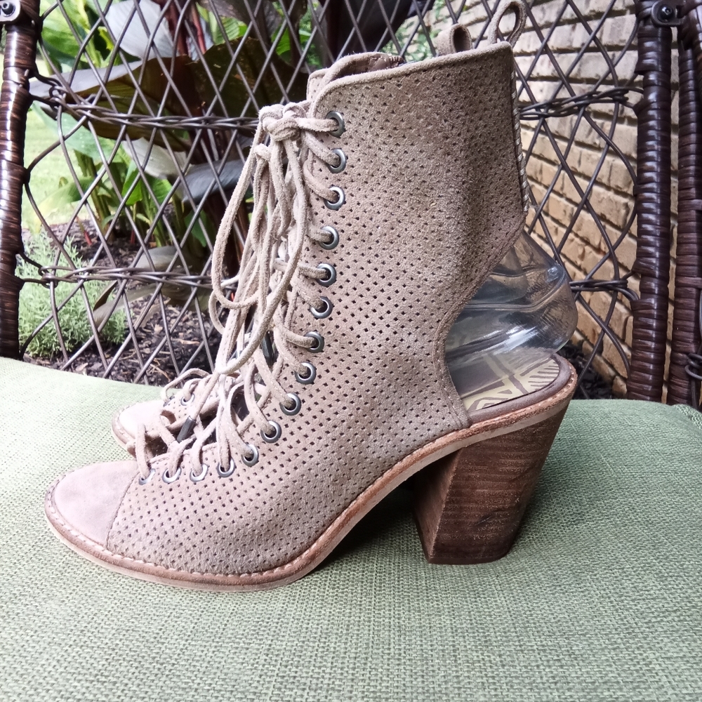 Dolce Vita Suede Lace Up Stacked Heel Shoe.